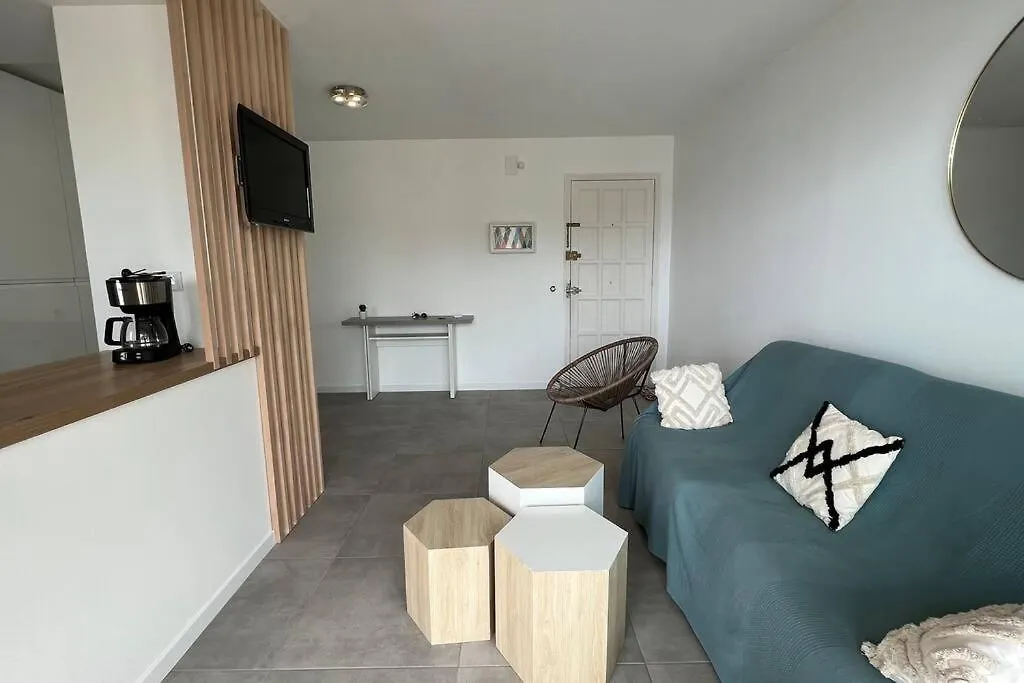 Apartamento Tres Habitaciones Con Vistas Al Mar En Roses